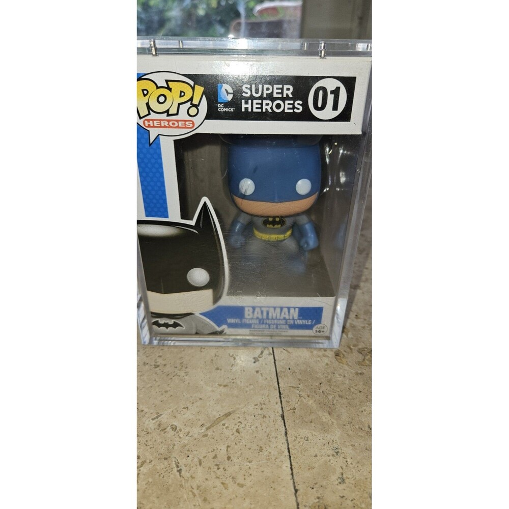 Funko Pop! Vinyl: Batman Super Heroes Entertainment Earth Exclusive Figure #01